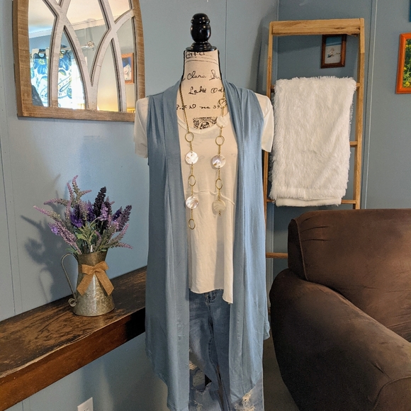 Zenana Outfitters Sleeveless Cardigan - Picture 2 of 6